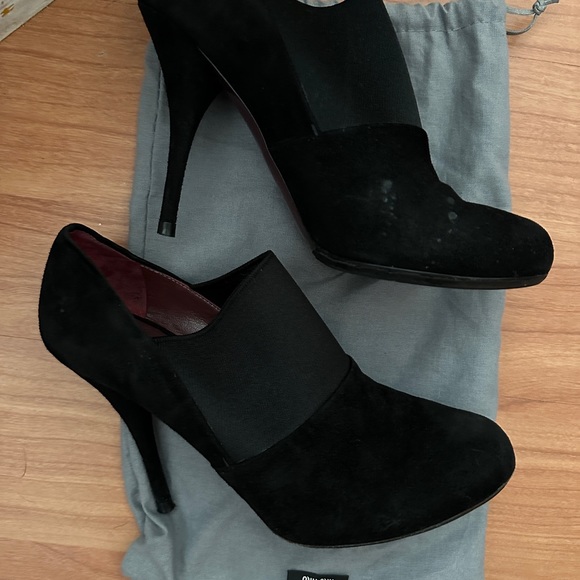 Miu Mui suede elastic booties - Picture 3 of 3